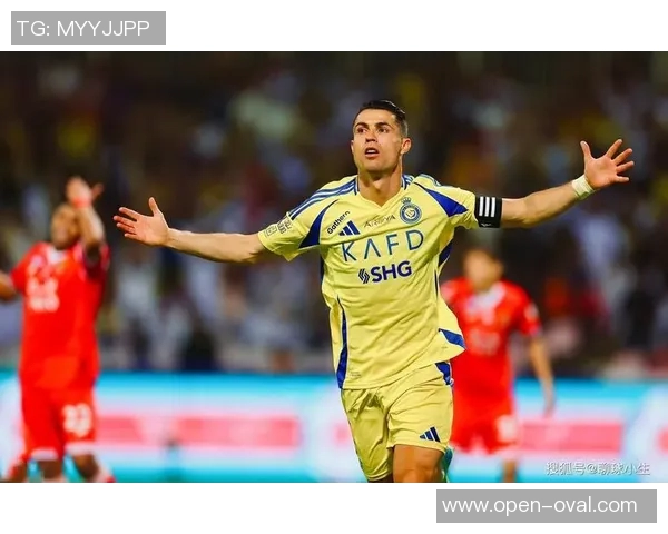 足球明星号码33的传奇故事与背后的奋斗历程揭秘 足球明星号码33的传奇故事与背后的奋斗历程揭秘